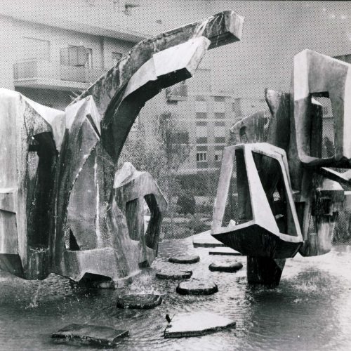 Fontana, cemento, 1968, Roma.